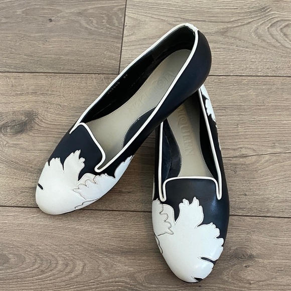 Alexander McQueen Shoes - Alexander McQueen Women's Leather Loafers Black and White Floral Print size 37